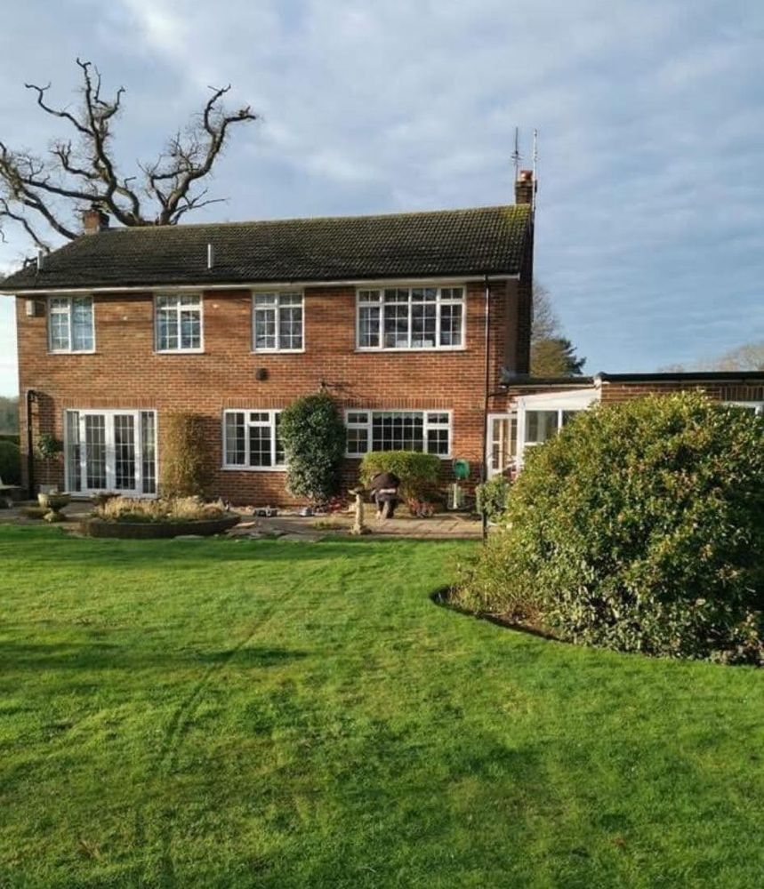 Extension and remodelling in East Horsley